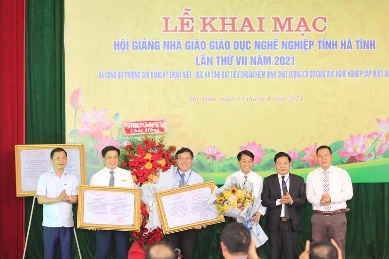 Hoi giang 2021
