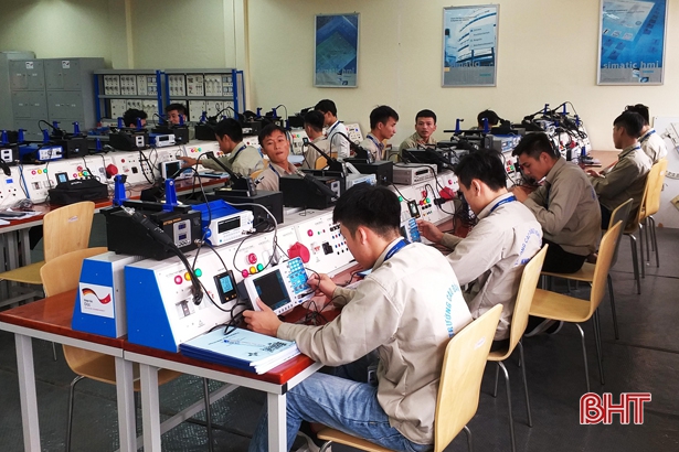 Tốt nghiệp chương trình đào tạo quốc tế, sinh viên Hà Tĩnh được tập đoàn lớn “săn đón”